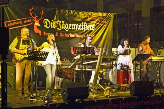 http://die-jaegermeisters-band.de/media/Maiwiesn Burghausen/DSC_4255.jpg